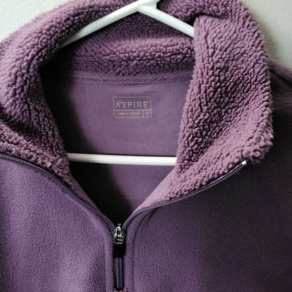 Fleece 3/4 zip pullover - Picture 3 of 5